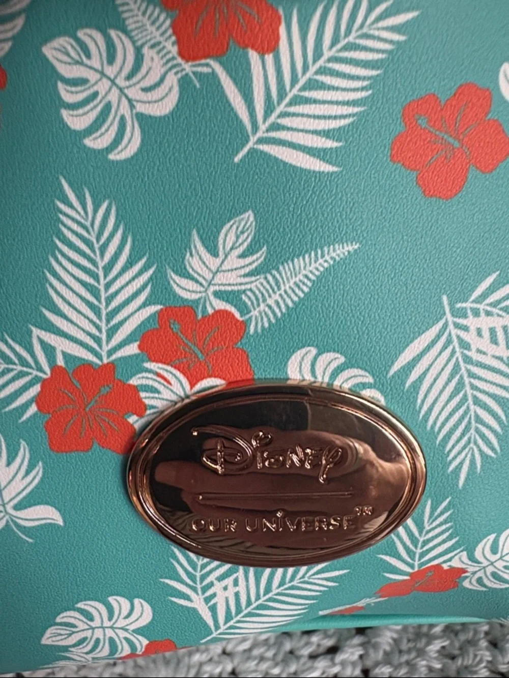 Our Universe Disney Donald Duck & Nephews 90th  Anniversary Beach Theme Bag NWT - Picture 4 of 8